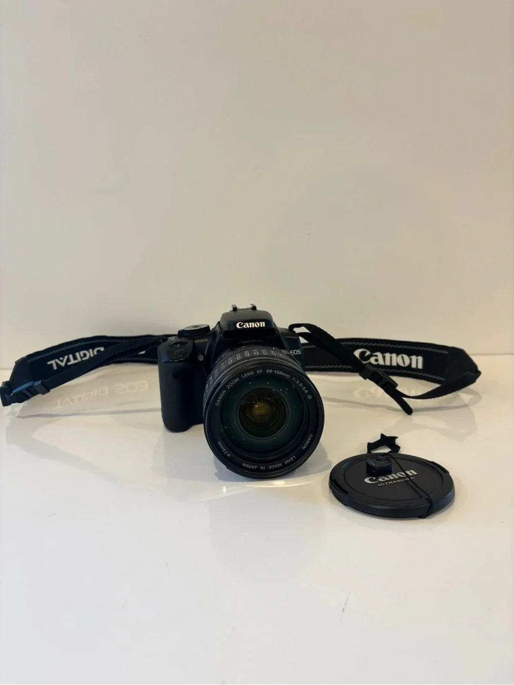Canon EOS Digital Rebel XTi DSLR Camera 28-135mm Lens Ultra CF Card Bundle